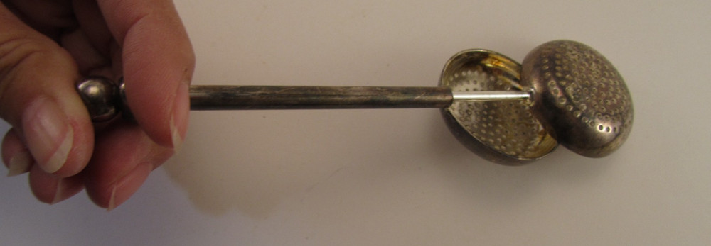 Vintage Tea Infuser Tea Leaf Spoon Strainer Spring-Loaded Silver Plated