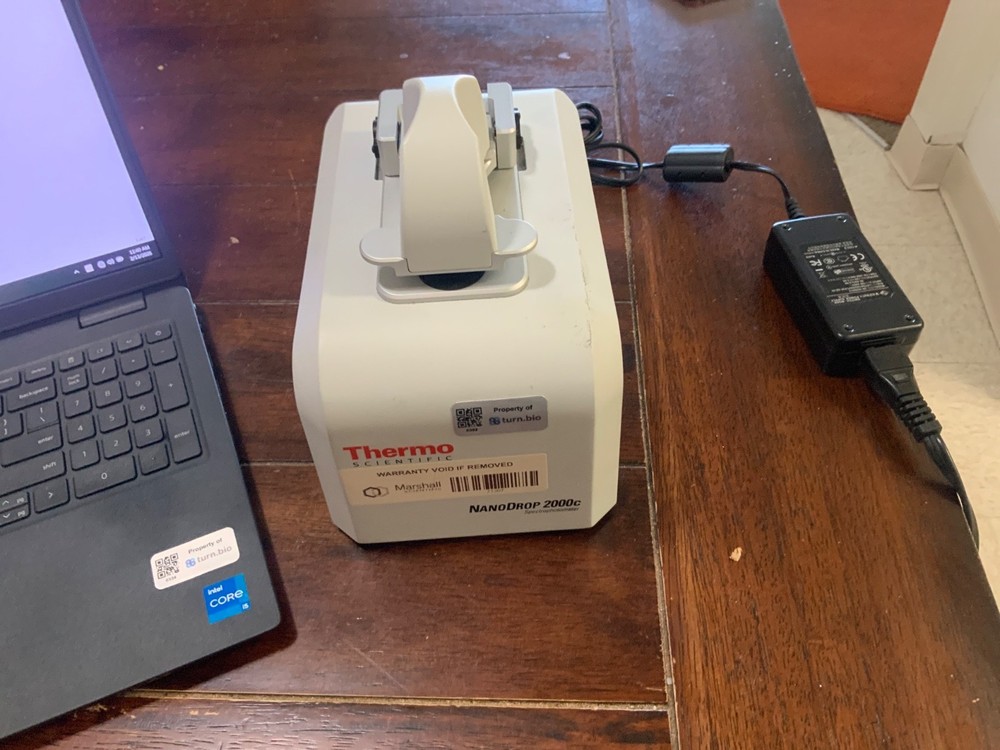 Nanodrop 2000c with Dell Latitude 3520 computer and software