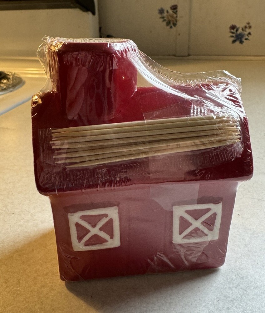 Red Barn Toothpick Holder ~Very Cute~