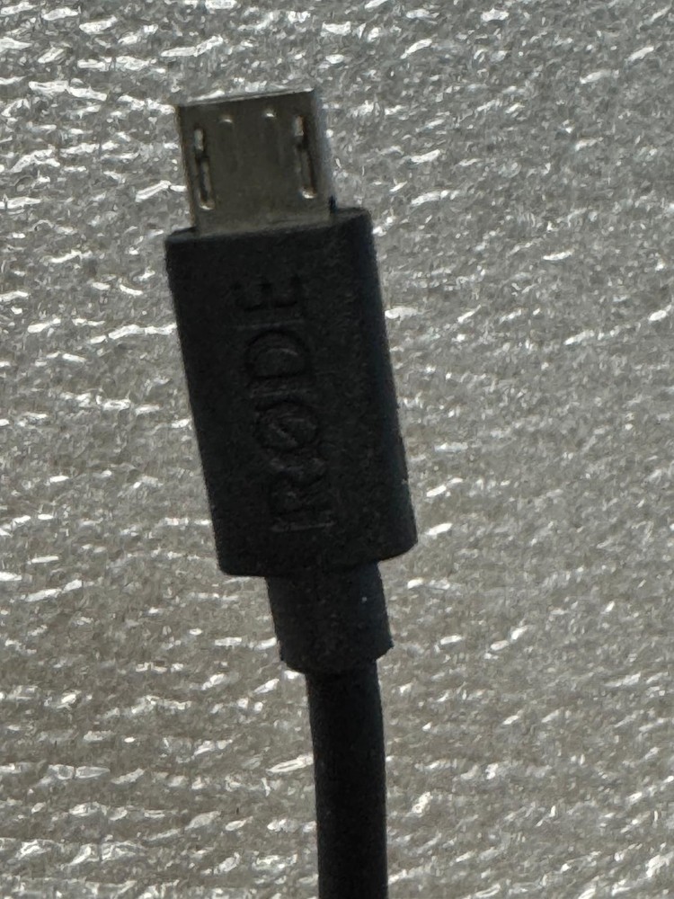 Micro USB Plug AC DC Adapter Input:100-240v-50/60Hz Output:19.5V 1.2A