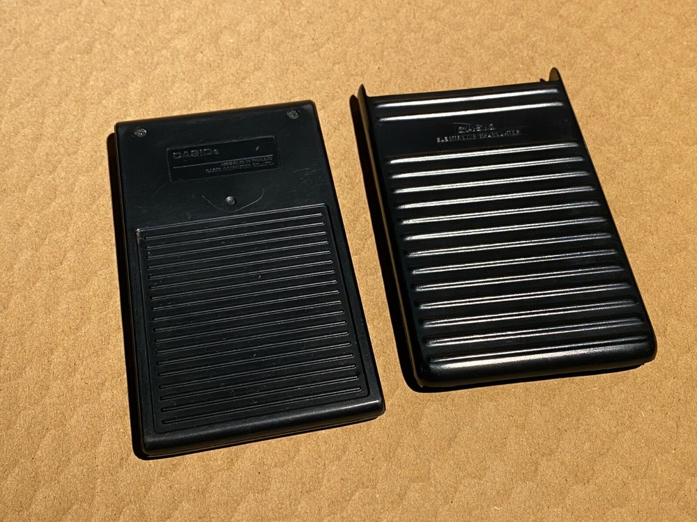 Vintage Casio SL-450 Basic Handheld Solar Powered Calculator w/Case