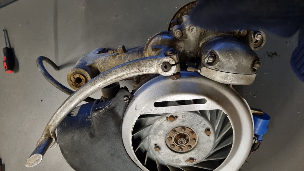 Vespa VBA1M Engine