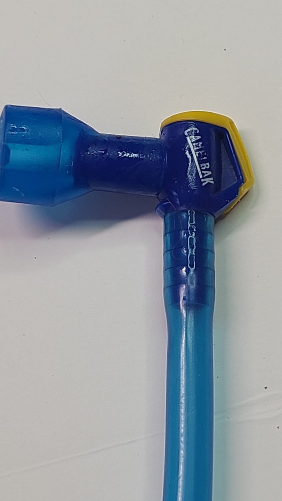 Camelbak Classic 2L / 70 Oz Hydration Pack Backpack Yellow & Grey with Bladder