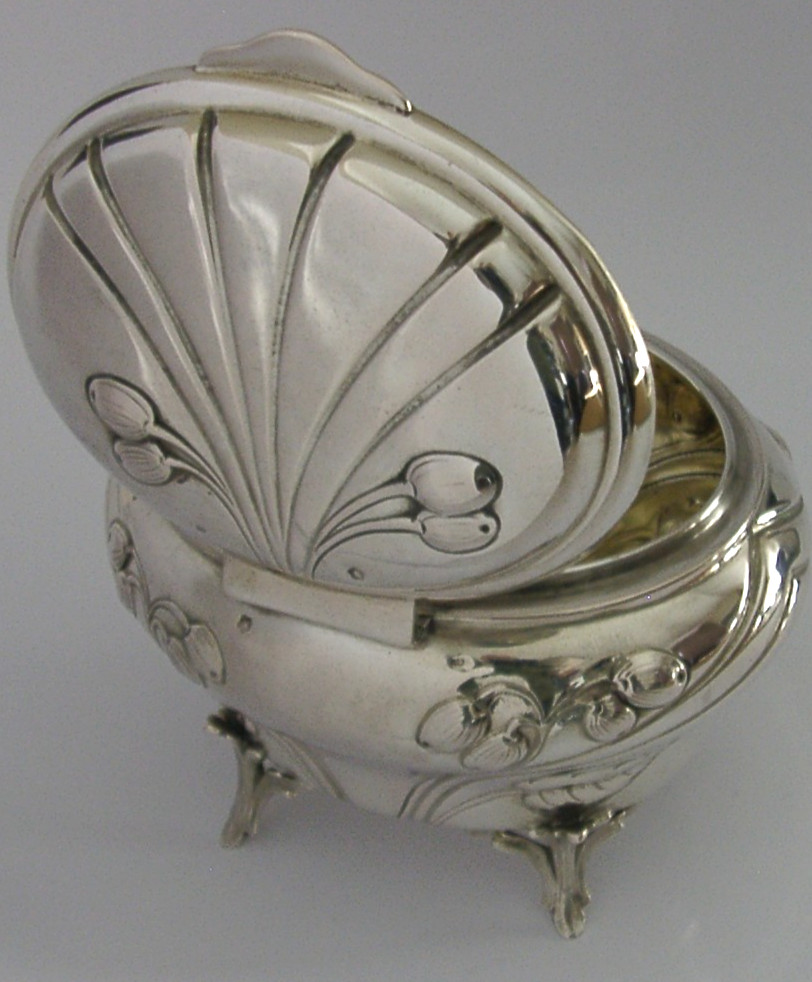 STUNNING LARGE 282g AUSTRIAN ART NOUVEAU 800 SOLID SILVER BOX