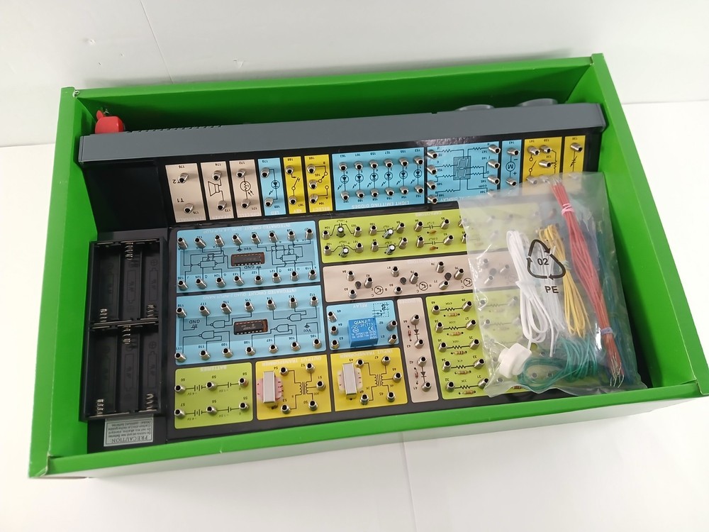 Maxitronix ELECTRONIC LEARNING LAB With 200 Educational Wiring Projects COMPLETE