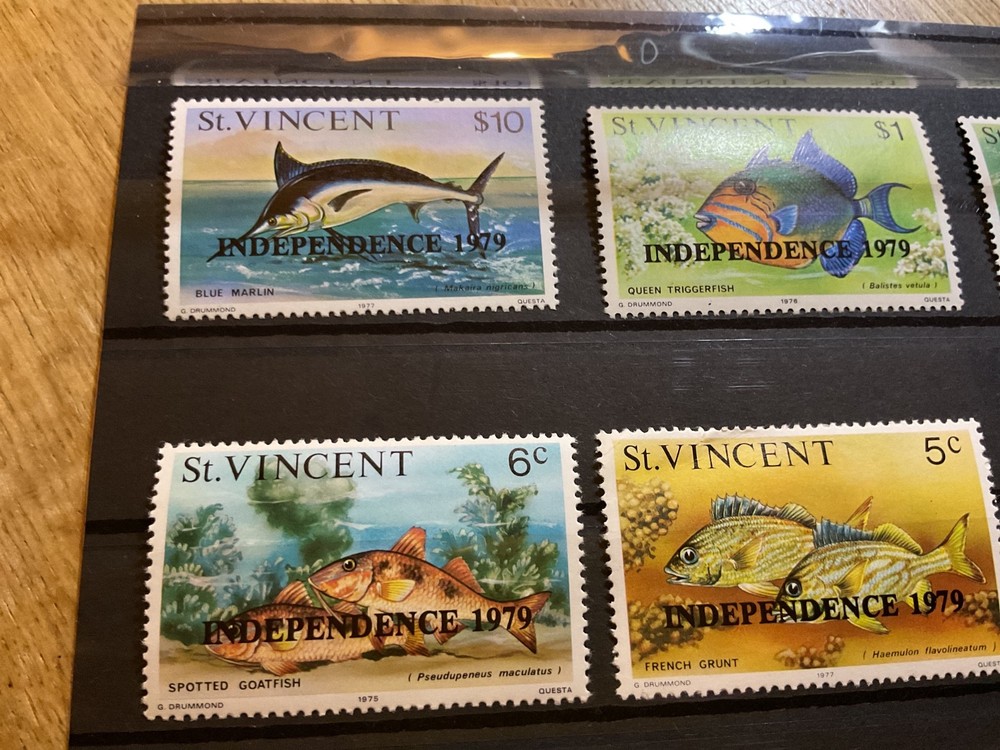 St Vincent independence mint never hinged fish stamps B2762