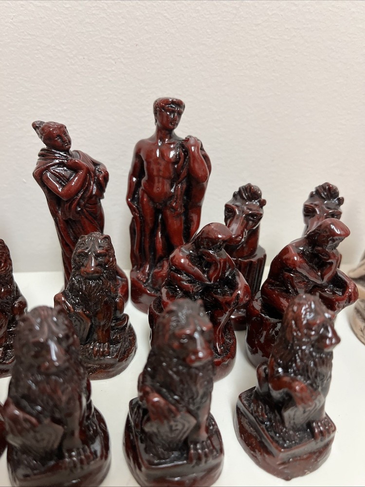Michaelangelo Themed Figurines Resin Chess Set (32pieces)