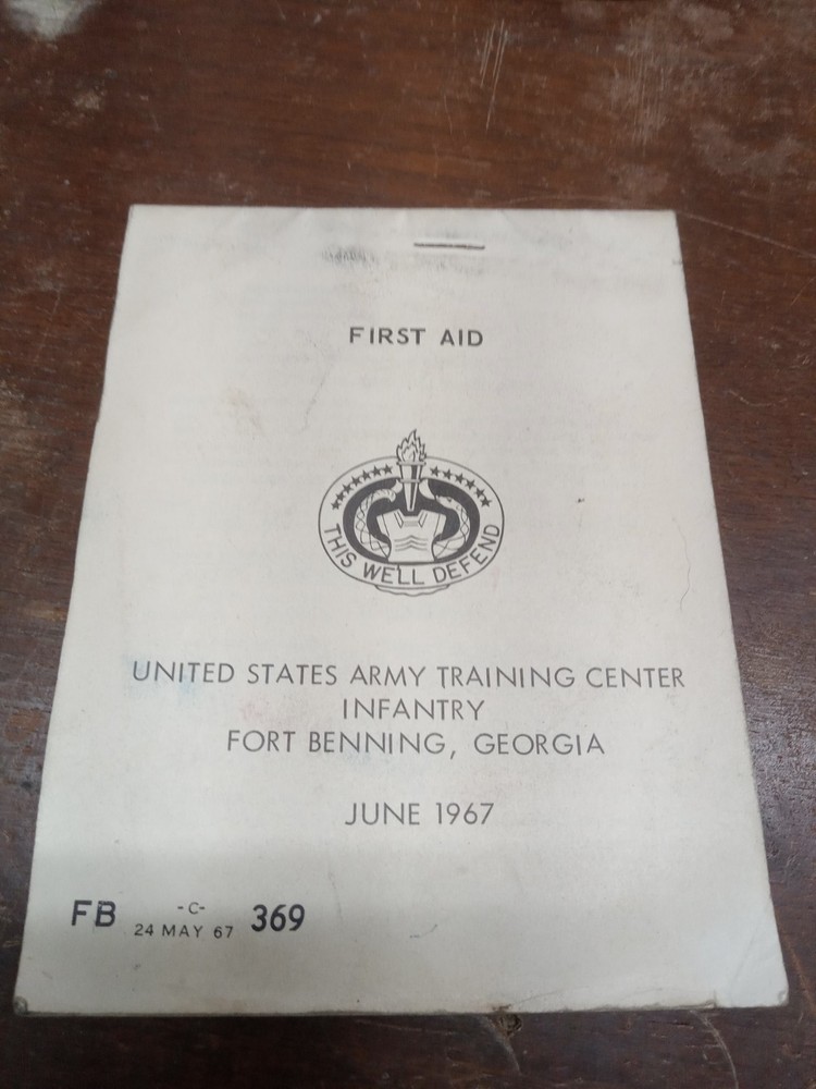 1967 Army First Aid Booklet