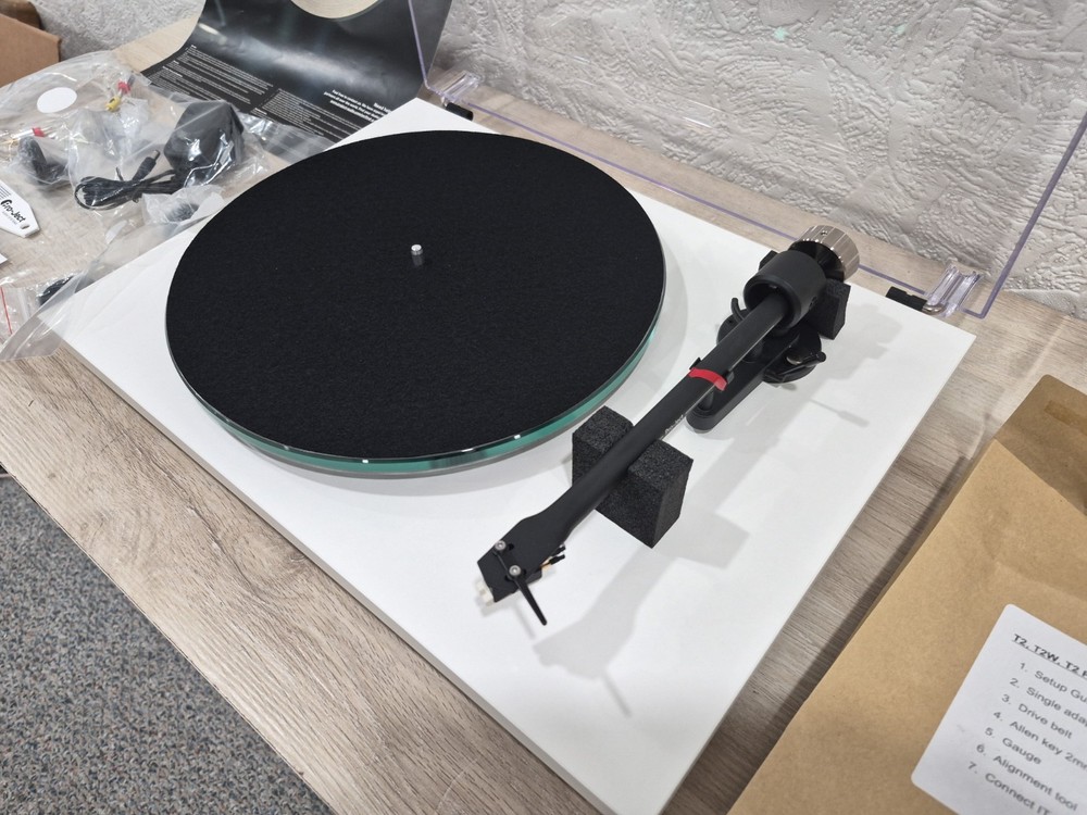 Pro-Ject - T2 Turntable - Satin White