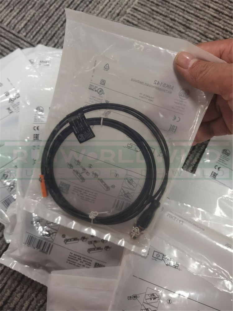 1PCS new For IFM magnetic switch sensor MK5142