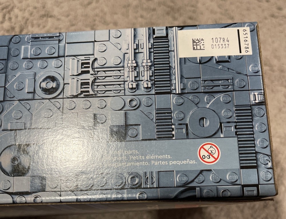 LEGO Star Wars: R2-D2 (75379) Open Box