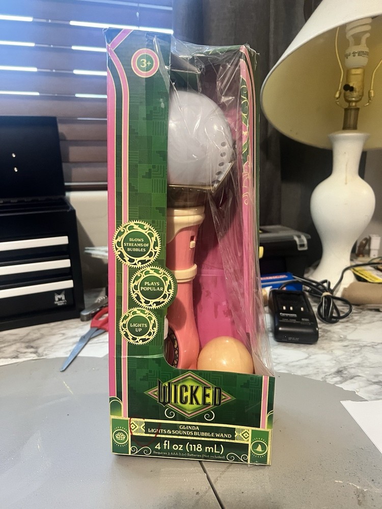 Wicked Glinda's Bubble Wand