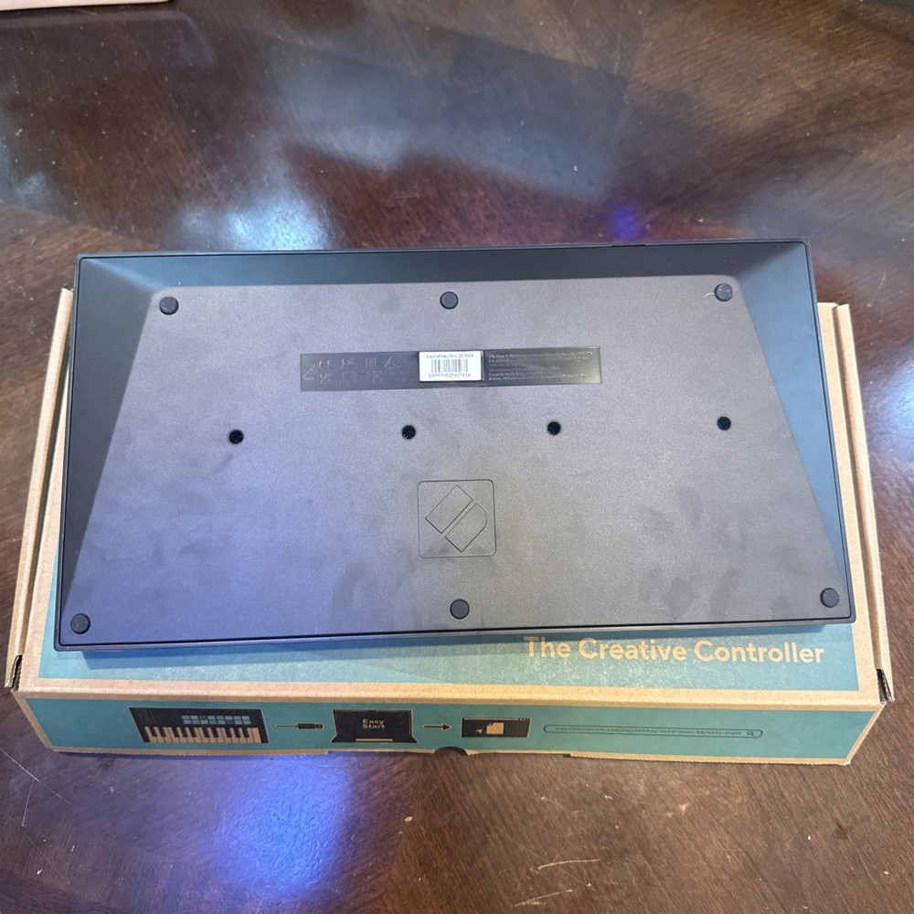 Novation Launchkey Mini 25 MK4 25-key Keyboard Controller