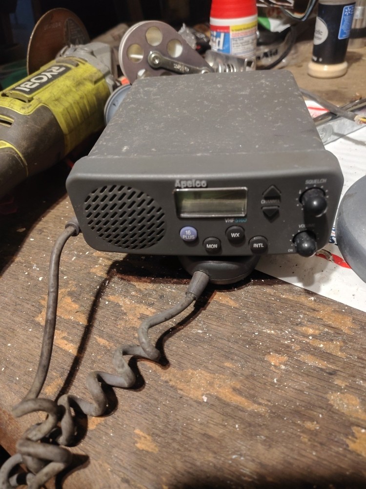 Apelco Vhf Radio