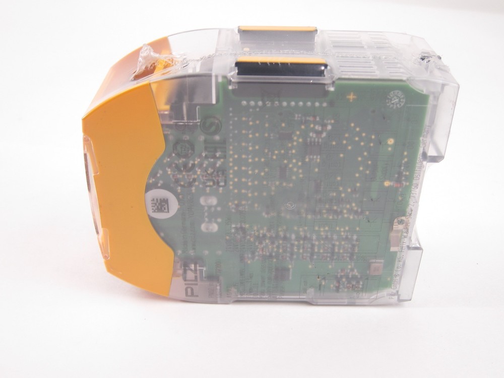 New Pilz 772100 Safety Controller Module PNOZMB0