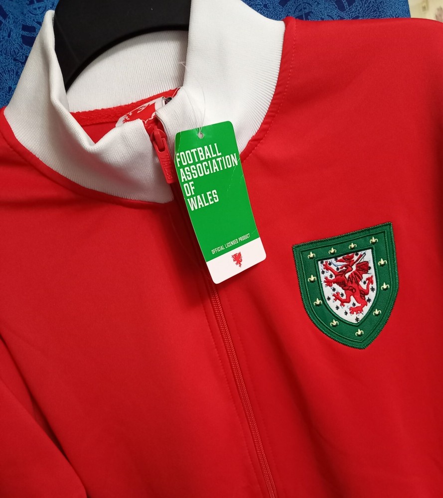 Official Team Wales Retro Full Zip Red/White Jacket (Multiple Sizes Available)