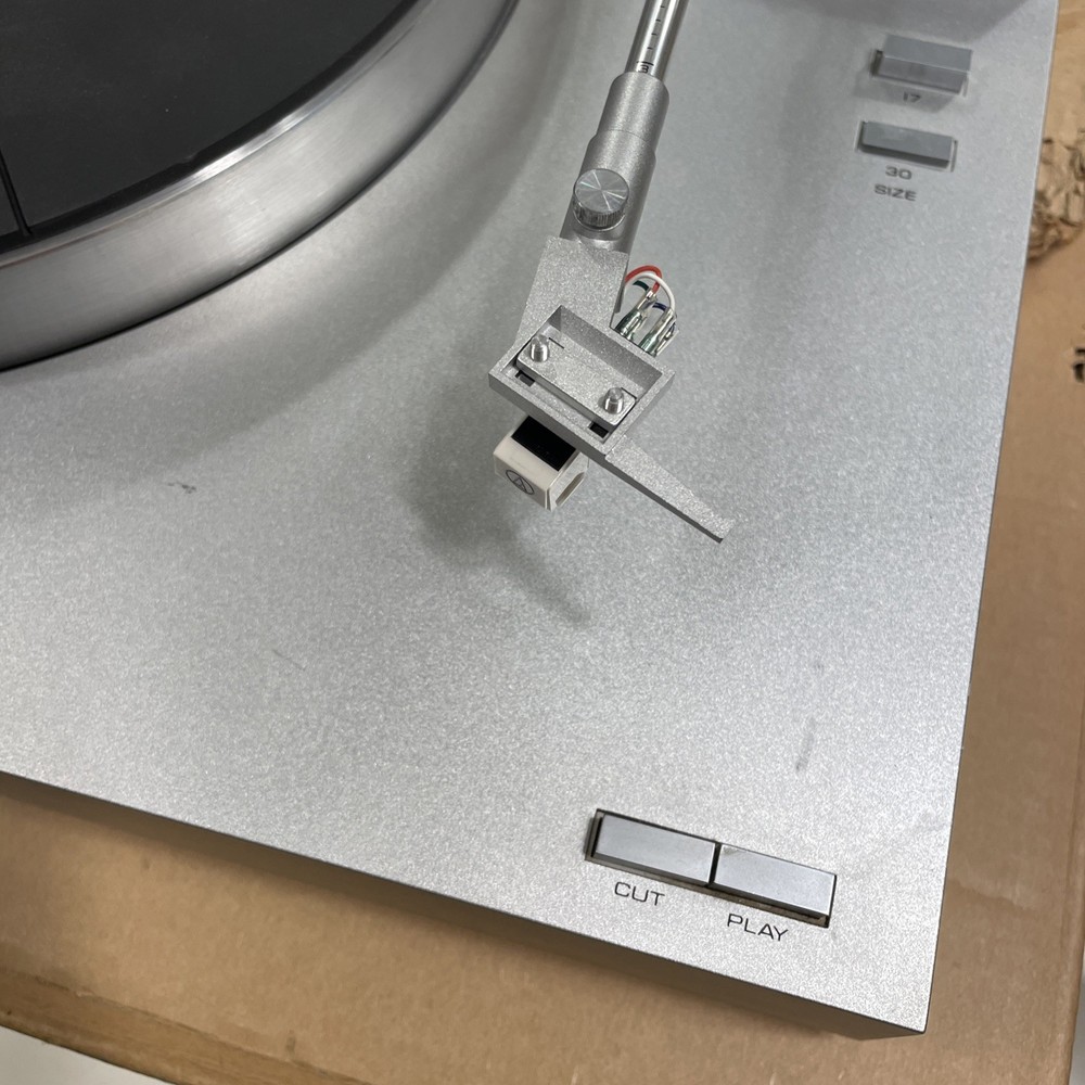 Yamaha P-450 Automatic Turntable with Original Box & Manual