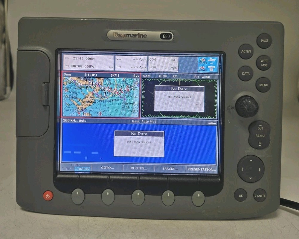 Raymarine E80 E02011 Marine GPS Chart Plotter Fishfinder Radar