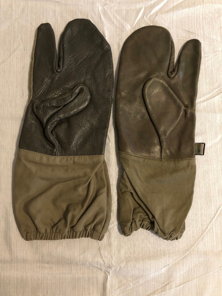 Never Used WW2 German Trigger Mittens / Shooting Gloves