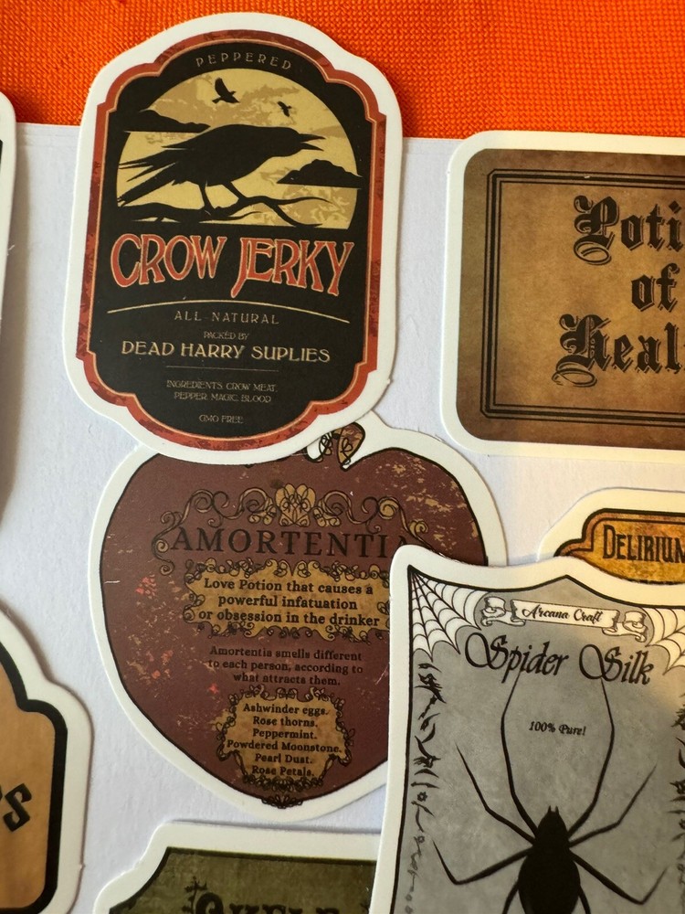 Warner Bros Studios + Free 30 Potion & Dark Art Stickers Harri Potter