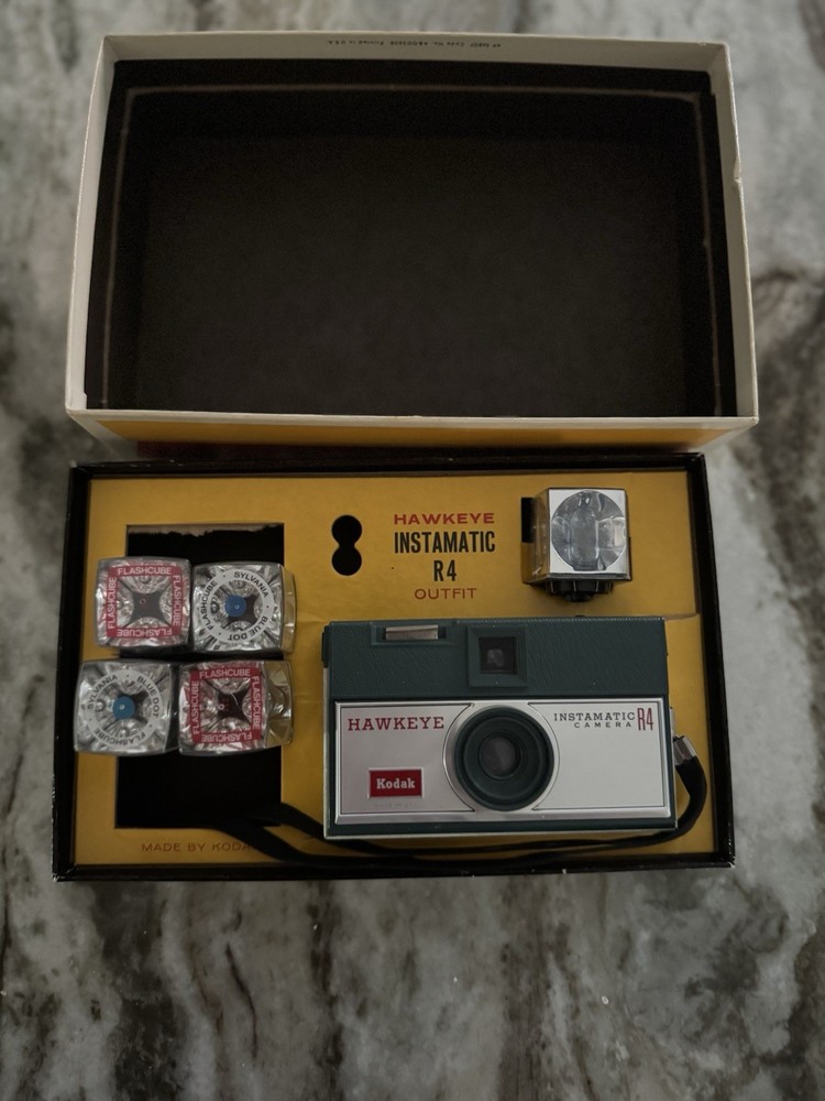Kodak Hawkeye Instamatic R4 Camera Flash Model w/Original Box - UNTESTED