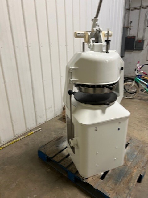 Dutchess 36 Part Divider Rounder - Model JN - Refurbished
