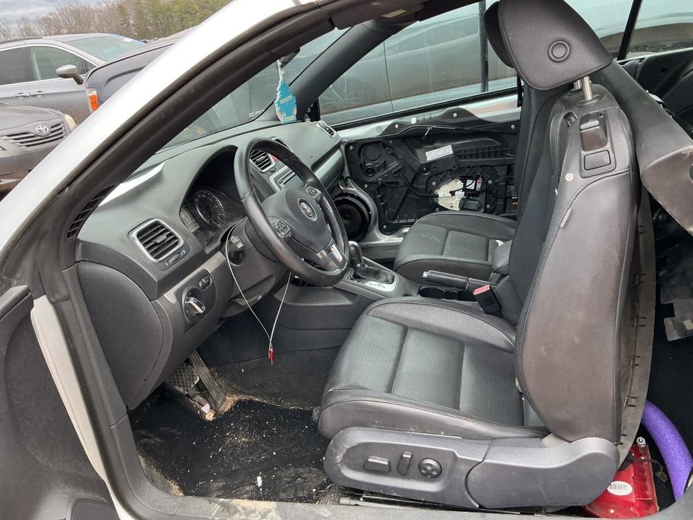 EOS 2012 Glove Box 4962065