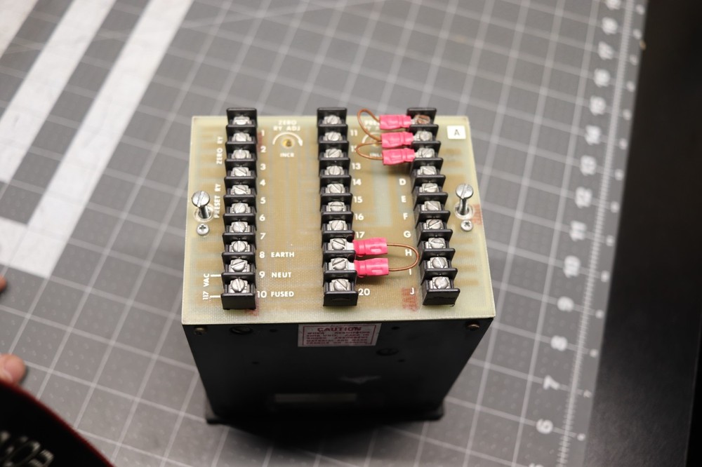 ECCI Electronic Counters & Controls Inc. MBL125S .01 electronic counter
