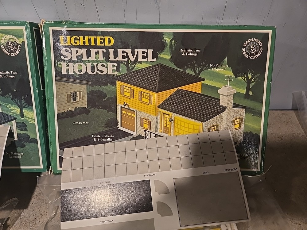 Ho Train Lighted House (Please Read Description)