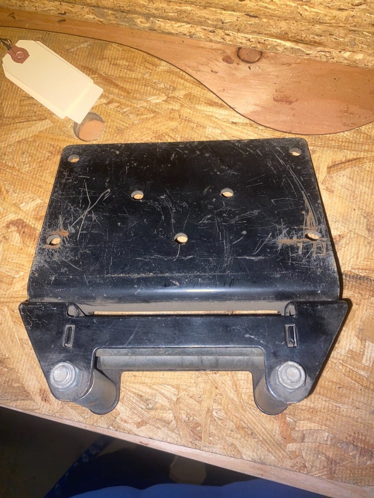 UNIVERSAL WINCH MOUNT PLATE WITH ROLLERS