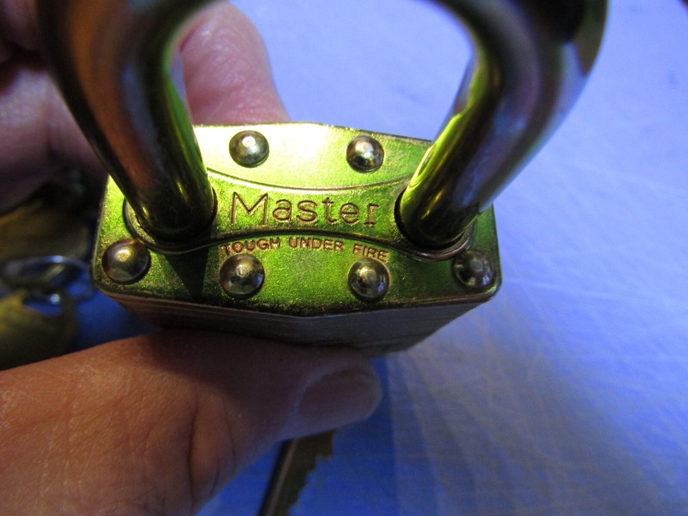 4 Master Lock DG Padlock US SET Keyed Different Hardened Key retained when open