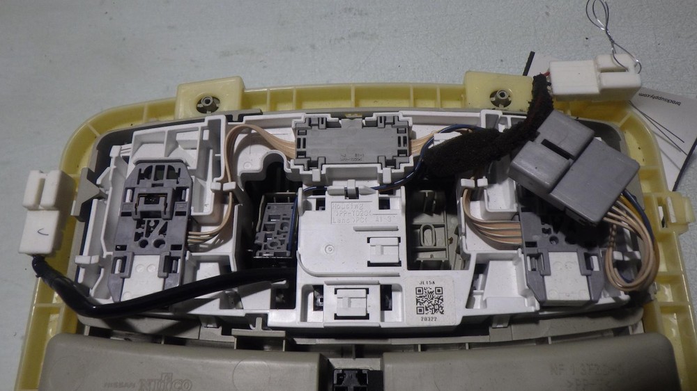 12 INFINITI G37 Front Console