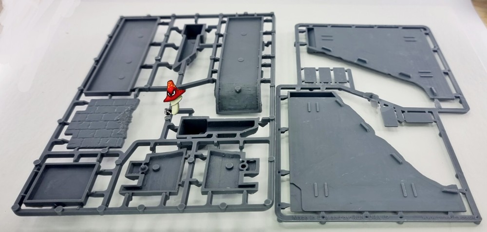 Renedra Breached Castle Wall Sections 28mm 1/56 Scale Plastic wargames scenery