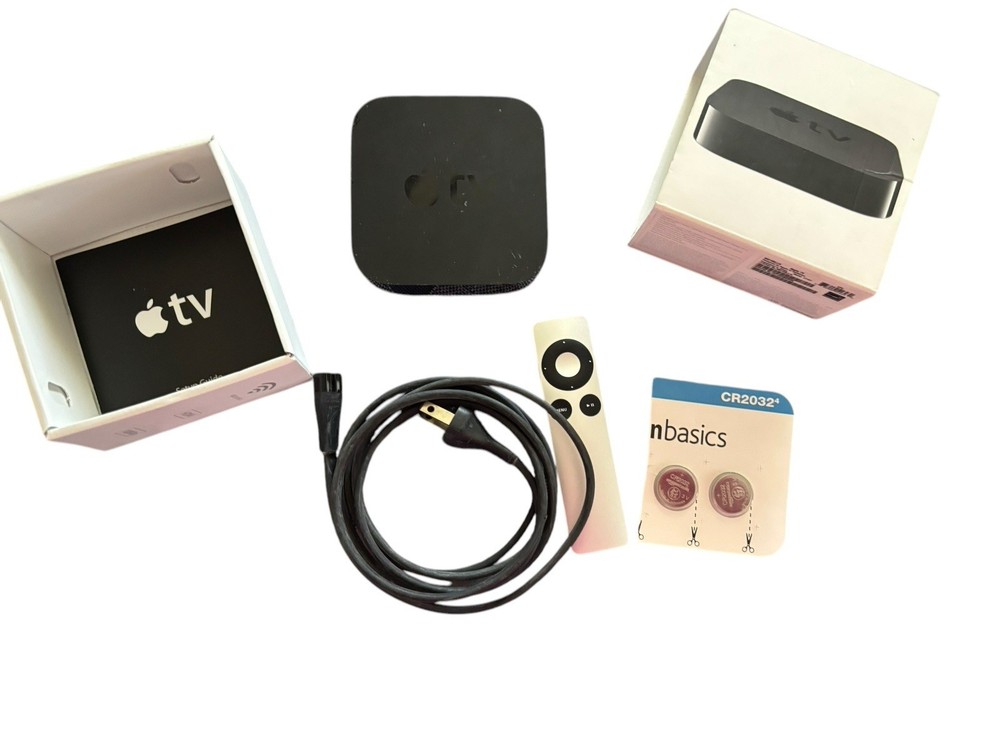 Apple TV 3rd Generation A1427 w/ Remote, Box, Manual, Cables
