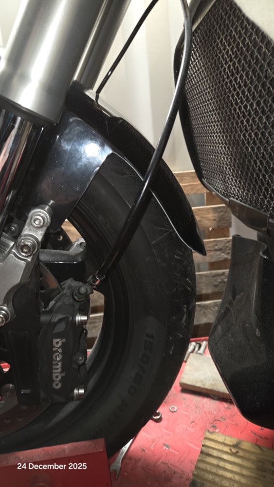TRIUMPH ROCKET 3 SHORT FIBREGLASS FRONT MUDGUARD ROCKET 111