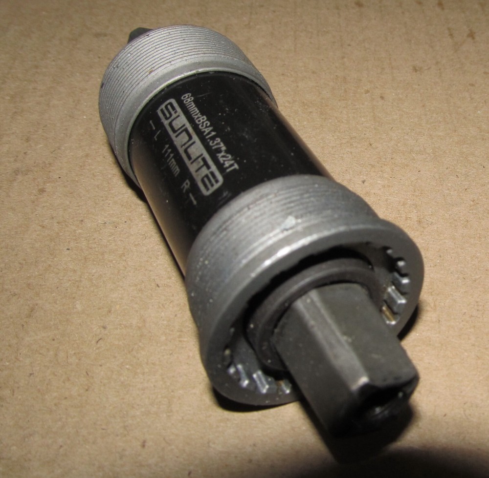 Sunlite Square Taper JIS 68x111 Spindle English Thread Sealed Bottom Bracket
