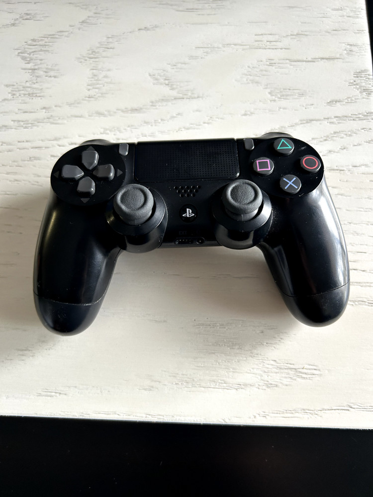 PlayStation 4, comes with controller and all cables. fully functional!!