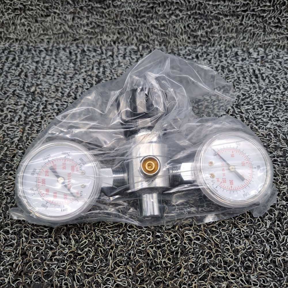 Nitrous Oxide Pressure Regulator. 2 Gauge. AT15