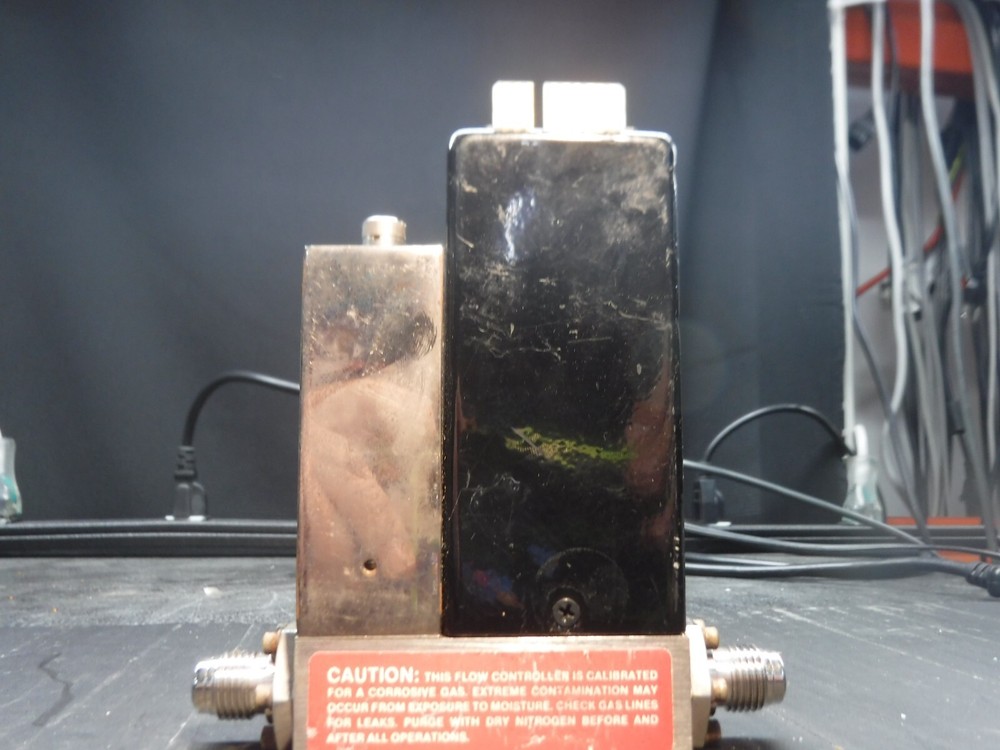 Unit UFC-1160A Gas: CL2 Mass Flow Controller