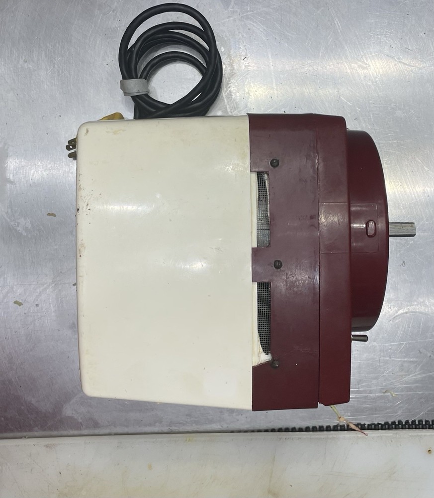 Robot Coupe R2 Processor , Tested includes bowl & two blades