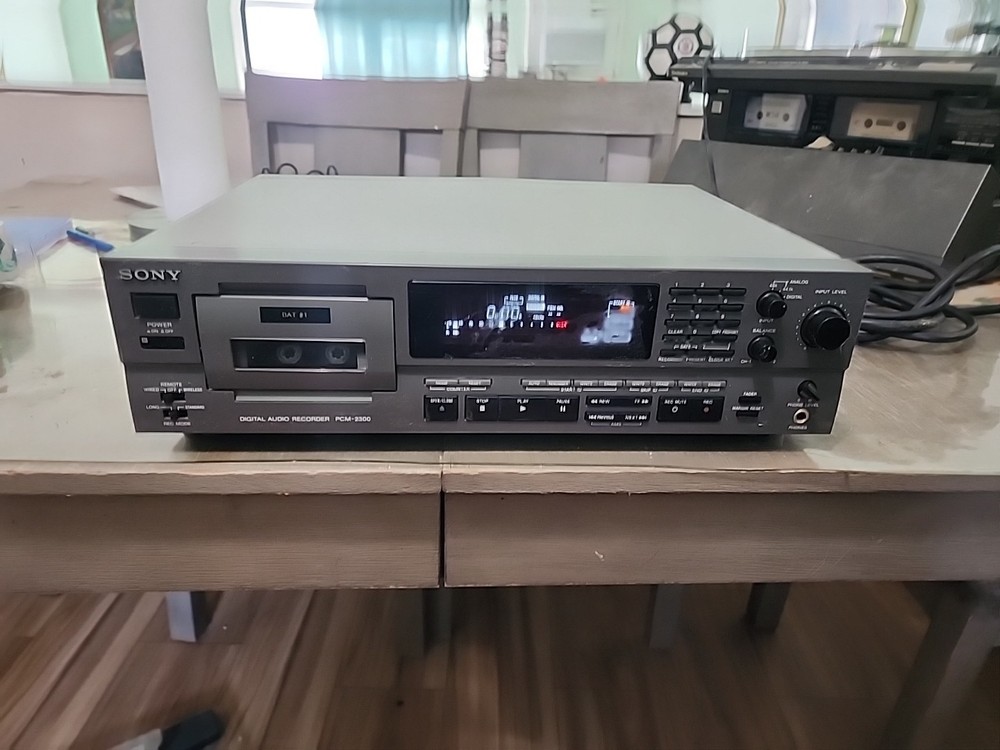 SONY PCM-2300 DAT Digital Audio Recorder Tested Working
