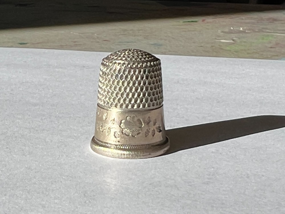 Antique Sterling Simons Roses Thimble