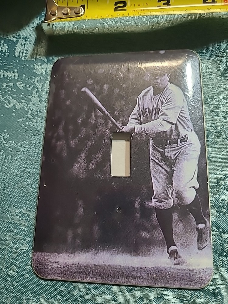 BASEBALL PLAYER LIGHT SWITCH NEW