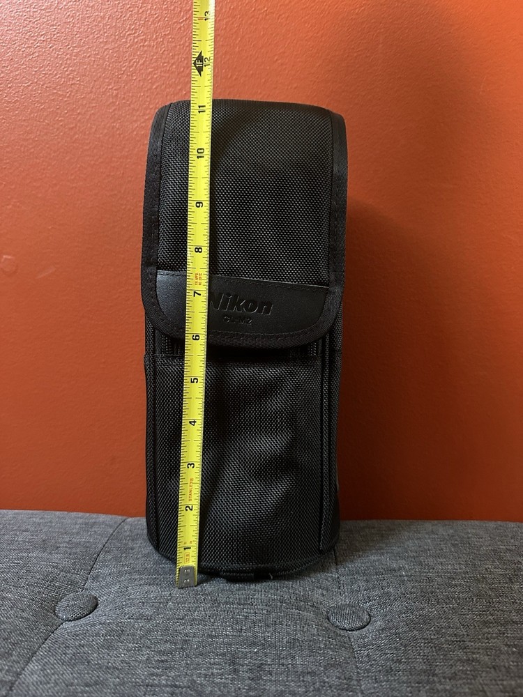 Nikon CL-M2 Lens Case (Black) EUC