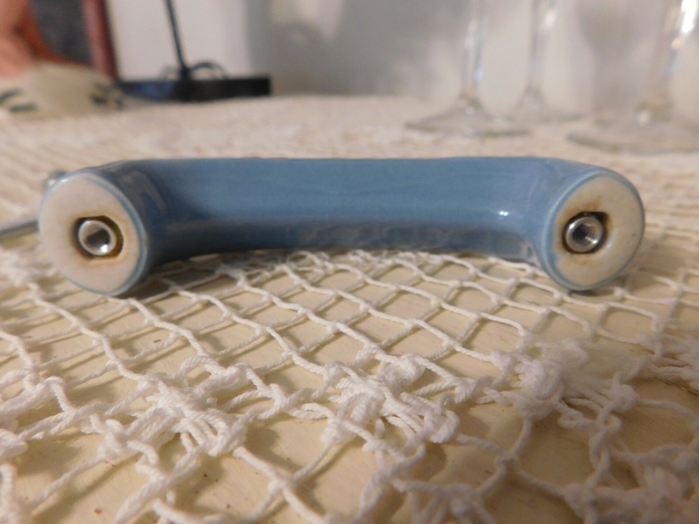 AMEROCK BLUE PAINTED CERAMIC DRAWER PULL, 3 3/4" WIDE,3CC, BP937-CB1