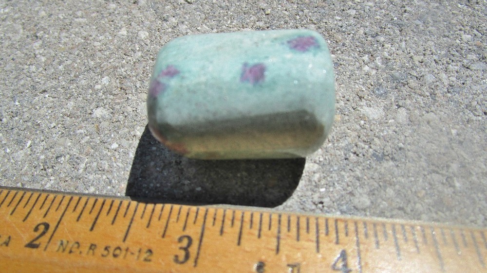Natural Blacklight and Longwave UV Fluorescent Mineral Rock Ruby S61