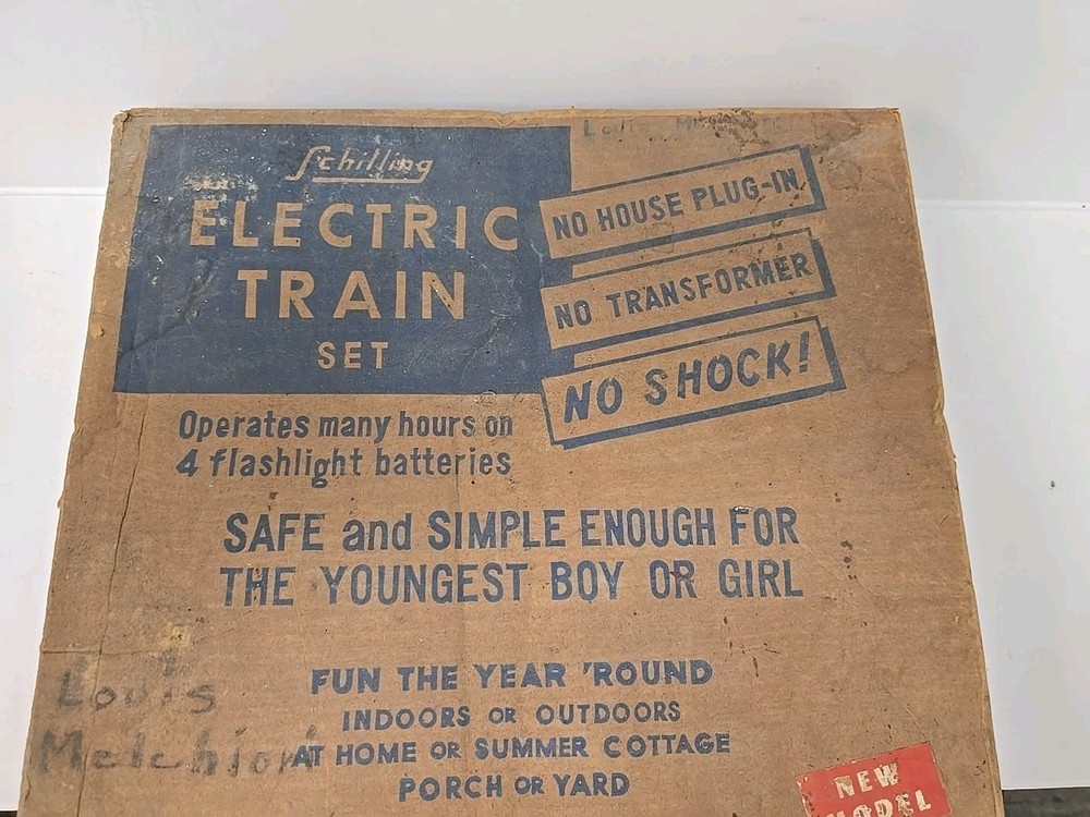 SCHILLING ELECTRIC 4 PIECE PLASTIC TRAIN SET BOXED AS IS UNTESTED READ