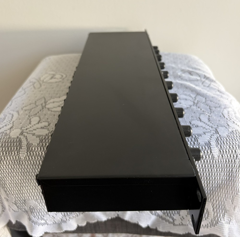 ART MX822 Stereo Rackmount Mixer