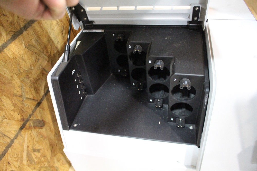 Perkin Elmer AAnalyst 800 Atomic Absorption Spectrometer