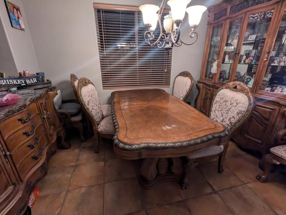 Aico Oak Table &Chairs (OPEN TO OFFERS) (READ DESCRTIPTION)